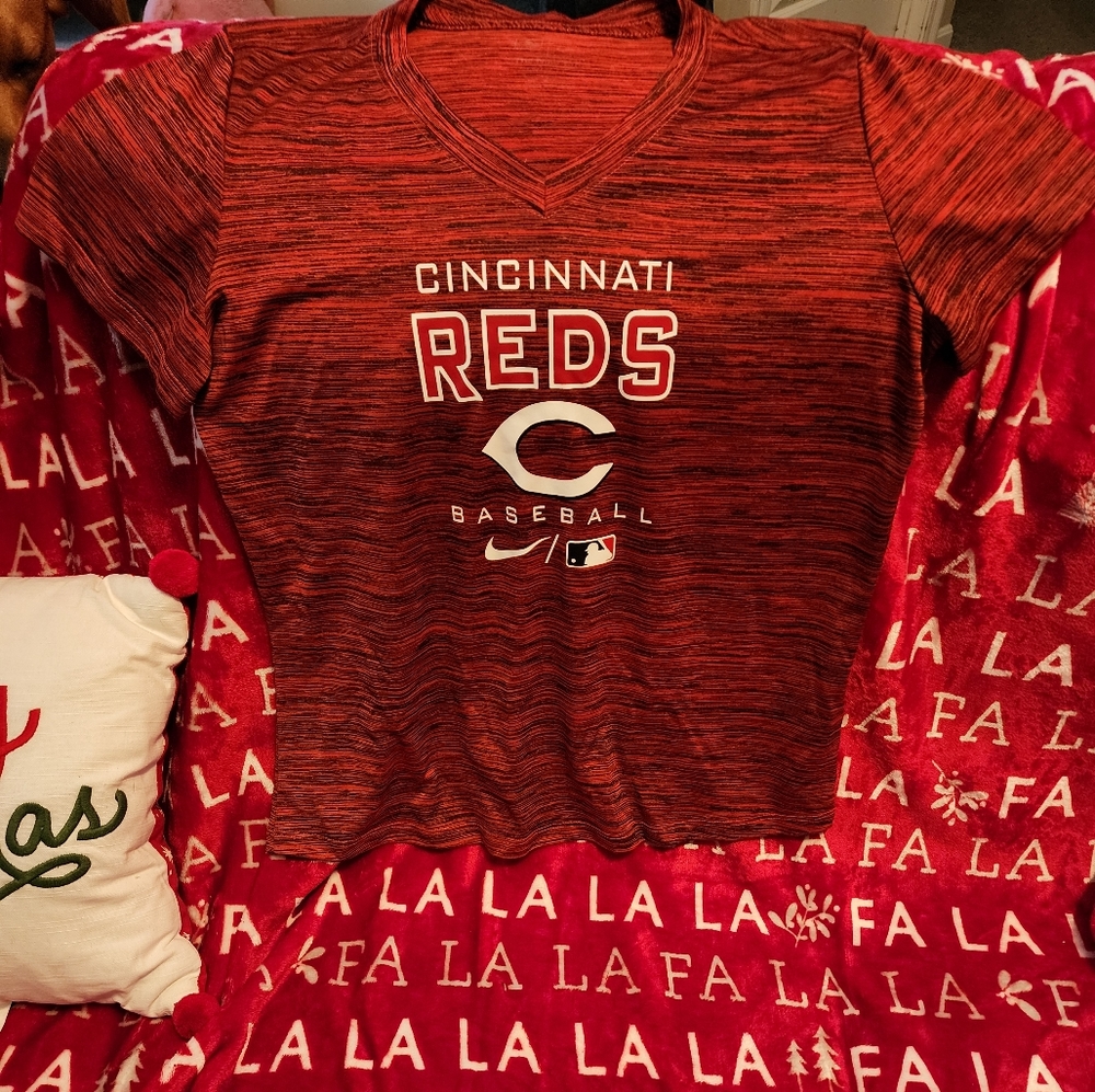 Cincinnati Reds shirt
